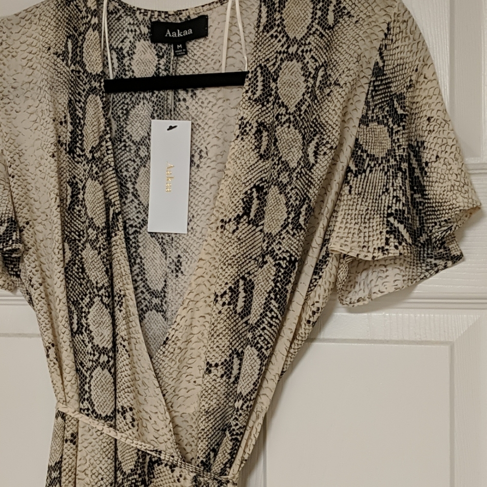 NWT Aakaa wrap dress